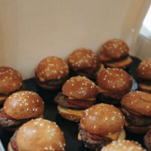 CAJA DE 15 MINI CHEESEBURGER